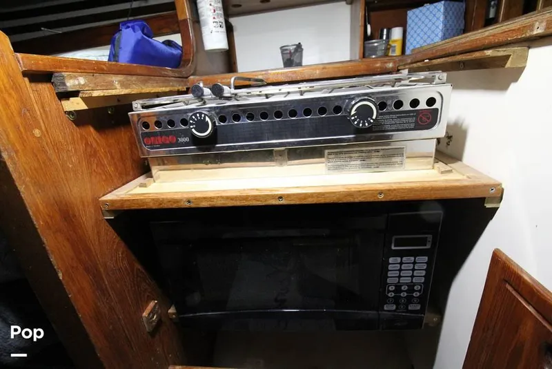 Slide: The Image of 1982 Endeavour 32 for sale in Camden, OH - 30