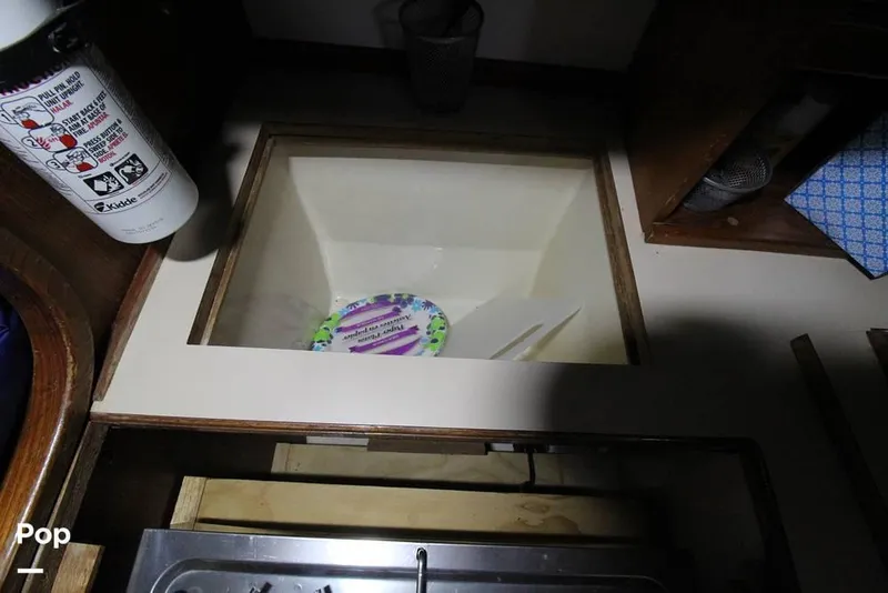 Slide: The Image of 1982 Endeavour 32 for sale in Camden, OH - 34