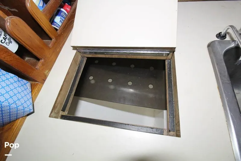 Slide: The Image of 1982 Endeavour 32 for sale in Camden, OH - 36