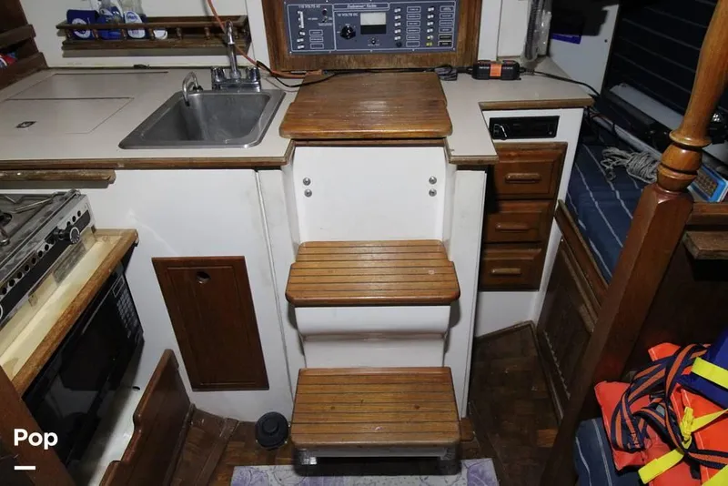 Slide: The Image of 1982 Endeavour 32 for sale in Camden, OH - 38