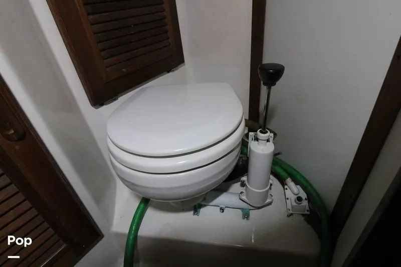 Slide: The Image of 1982 Endeavour 32 for sale in Camden, OH - 41