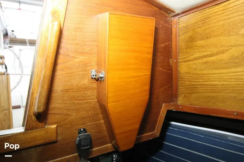 Slide: The Image of 1982 Endeavour 32 for sale in Camden, OH - 51