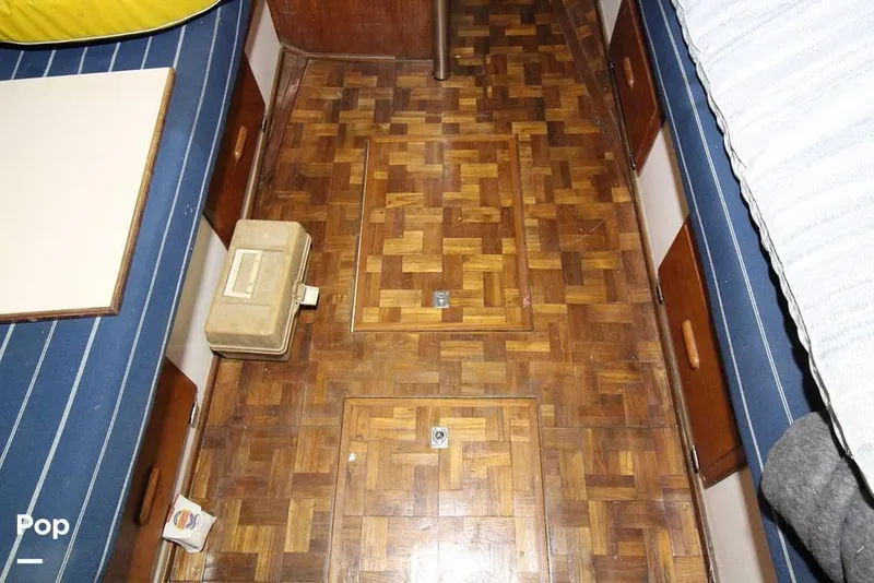 Slide: The Image of 1982 Endeavour 32 for sale in Camden, OH - 54