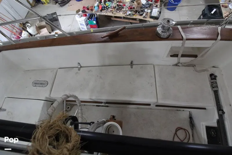 Slide: The Image of 1982 Endeavour 32 for sale in Camden, OH - 71