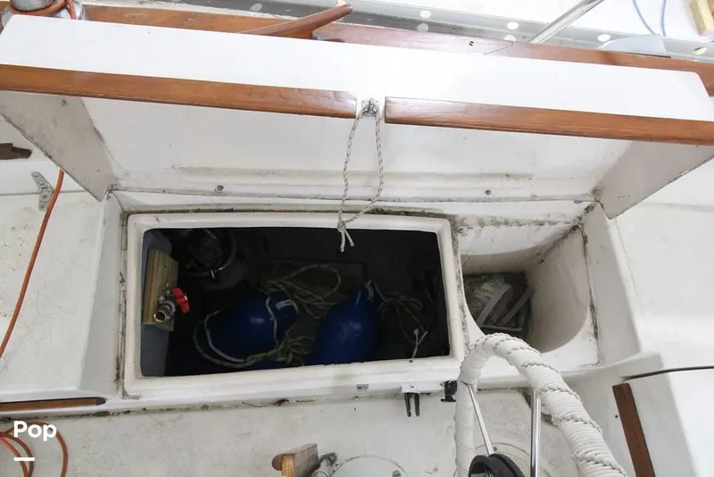 Slide: The Image of 1982 Endeavour 32 for sale in Camden, OH - 74