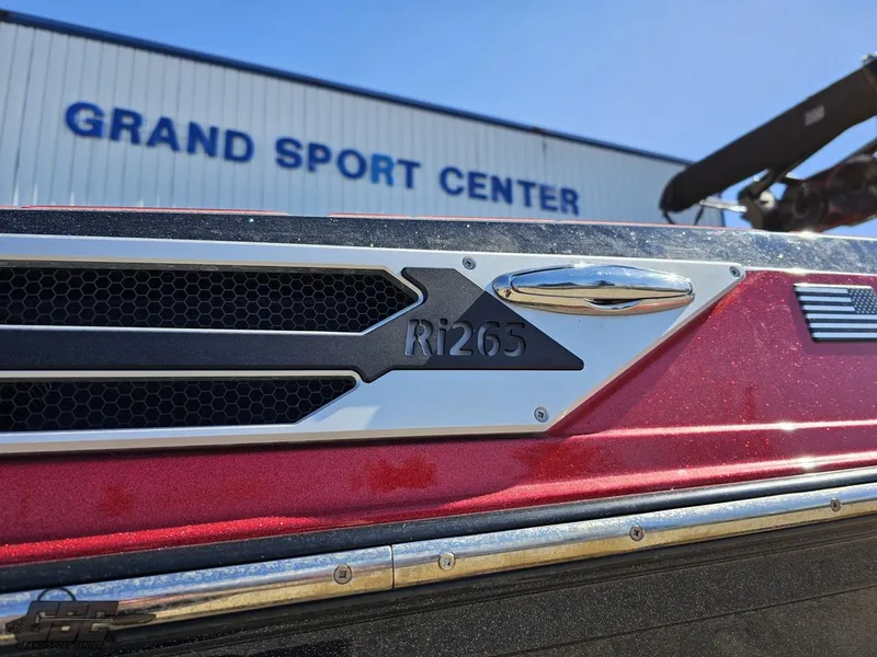 Slide: The Image of 2021 Centurion Ri265 boat at Grand Sport Center. - 19