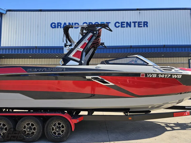 Slide: The Image of 2021 Centurion Ri265 boat at Grand Sport Center. - 5