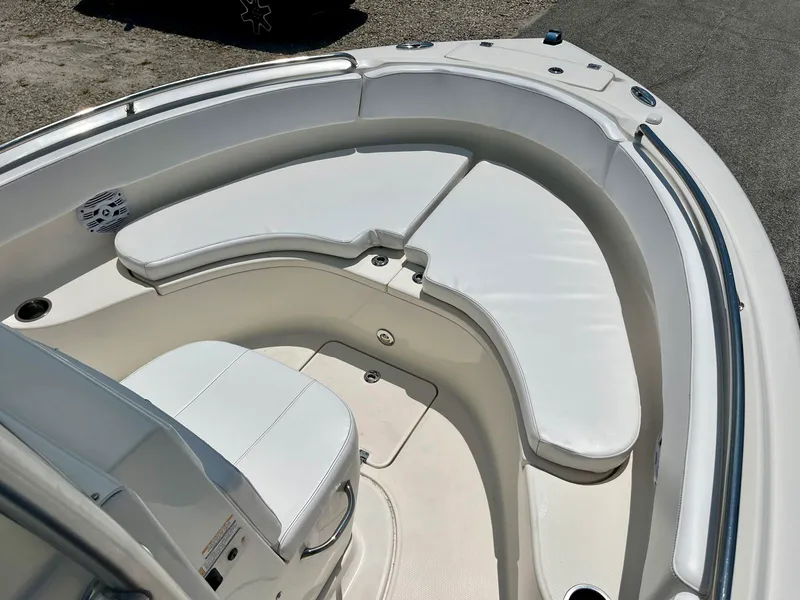 Slide: The Image of Robalo R222 2016 - 16