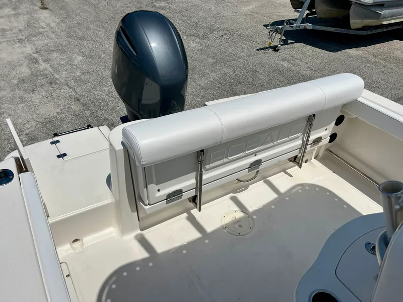 Slide: The Image of Robalo R222 2016 - 18