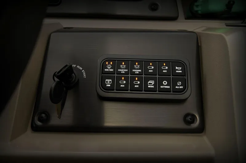 Slide: The Image of Sun Tracker Party Barge 22 DLX - 34