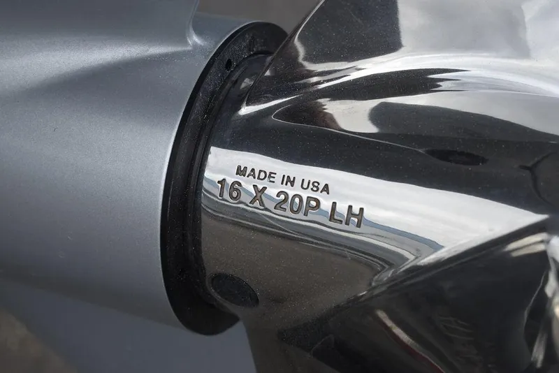 Slide: The Image of Blackfin 272CC 2024 - 115