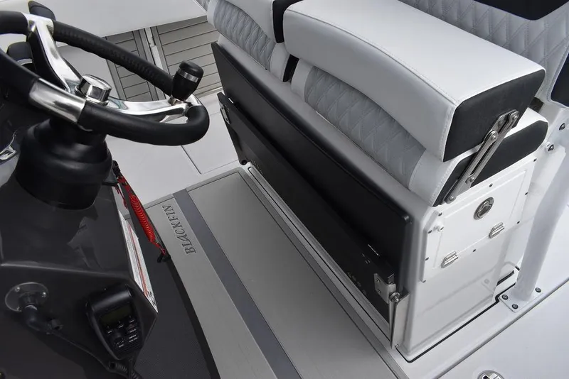 Slide: The Image of Blackfin 272CC 2024 - 60