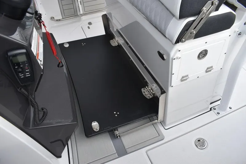 Slide: The Image of Blackfin 272CC 2024 - 61