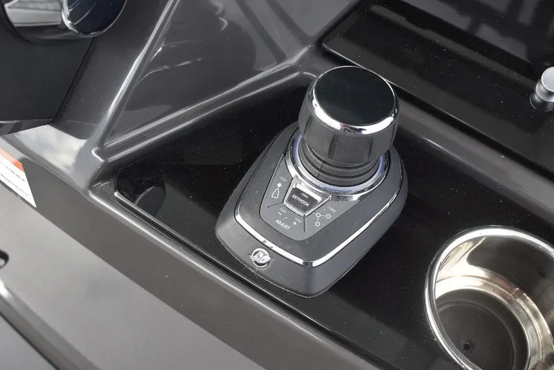 Slide: The Image of Blackfin 272CC 2024 - 72