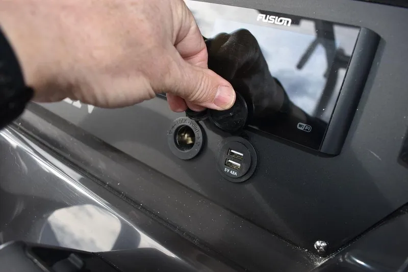 Slide: The Image of Blackfin 272CC 2024 - 76