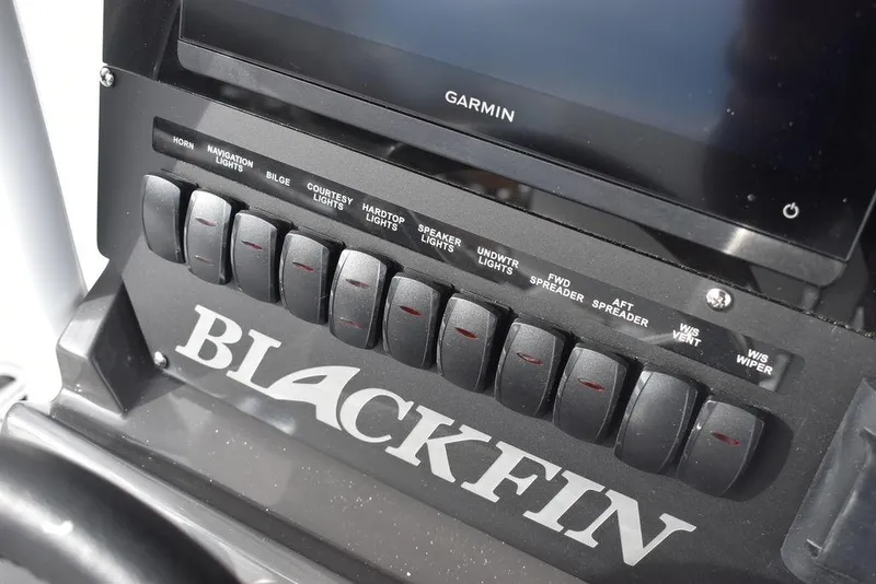 Slide: The Image of Blackfin 272CC 2024 - 77