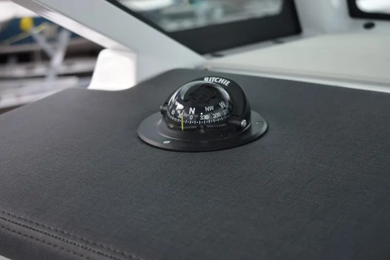 Slide: The Image of Blackfin 272CC 2024 - 82