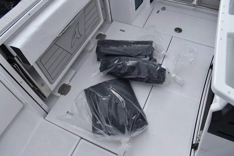 Slide: The Image of Blackfin 272CC 2024 - 93