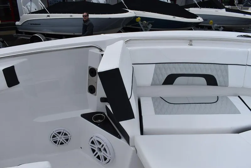 Slide: The Image of Blackfin 272CC 2024 - 98