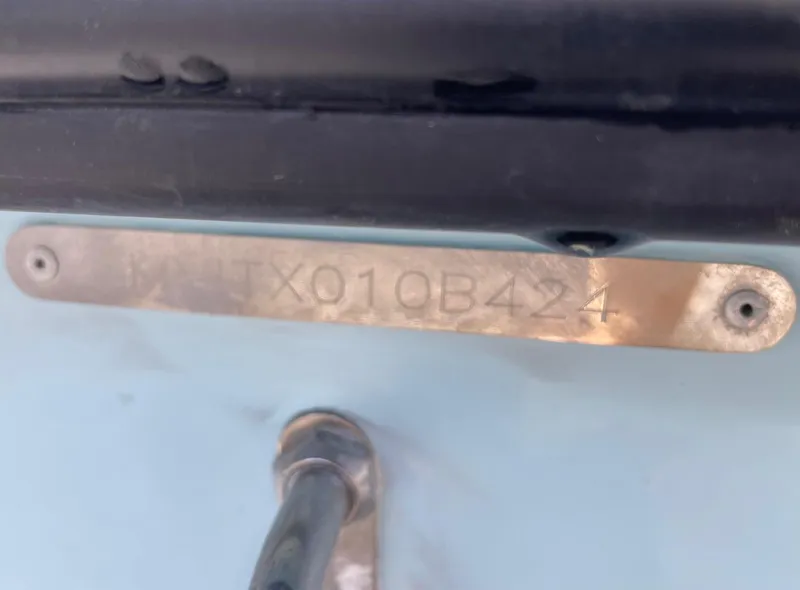 Slide: The Image of 2024 Maverick 17 HPX-V livewell compartment. - 10