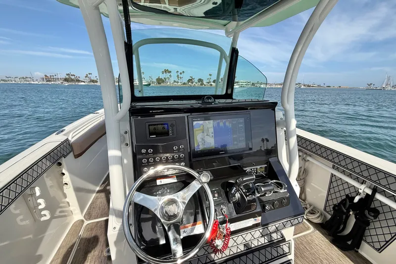 Slide: The Image of Wellcraft 302 Fisherman 2018 - 9