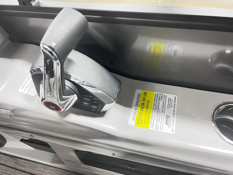 Slide: The Image of Throttle control of 2024 Harris Solstice 230 boat. - 32