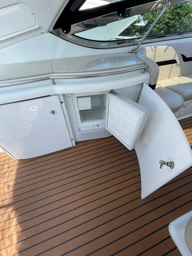 Slide: The Image of Port Side Icemaker - 19