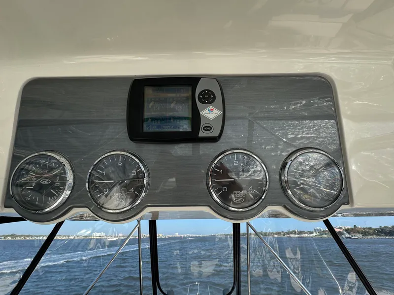 Slide: The Image of Sea ray 500 Sedan Bridge 2005 - 12