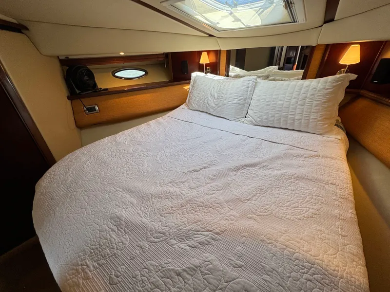 Slide: The Image of Sea ray 500 Sedan Bridge 2005 - 16