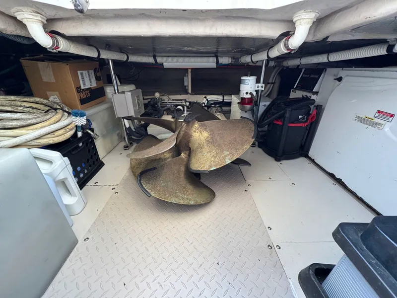 Slide: The Image of Sea ray 500 Sedan Bridge 2005 - 18