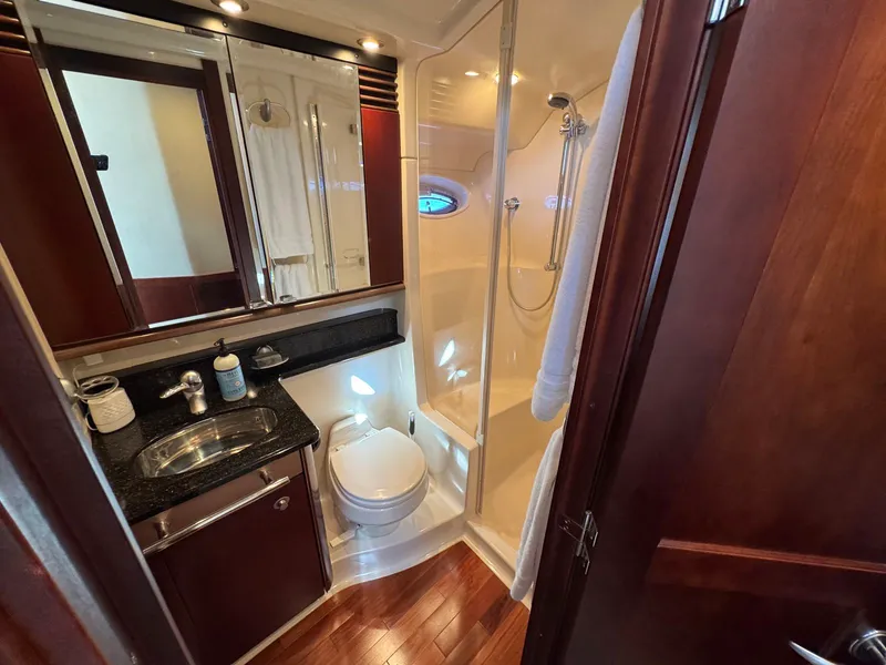 Slide: The Image of Sea ray 500 Sedan Bridge 2005 - 21