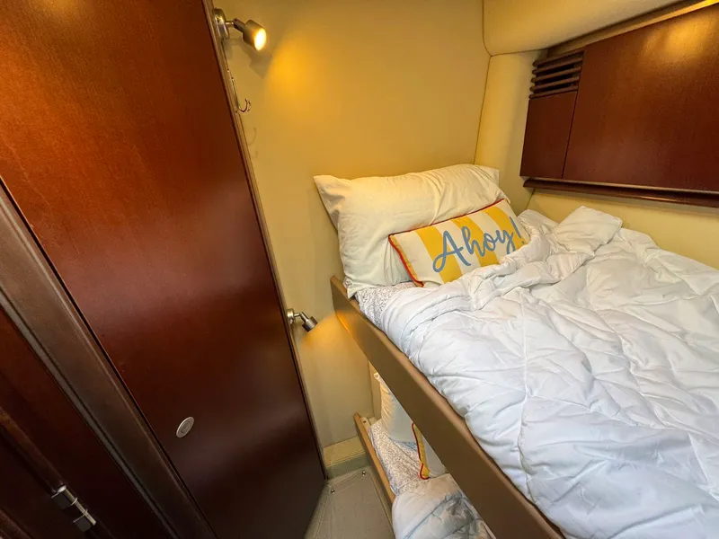 Slide: The Image of Sea ray 500 Sedan Bridge 2005 - 31