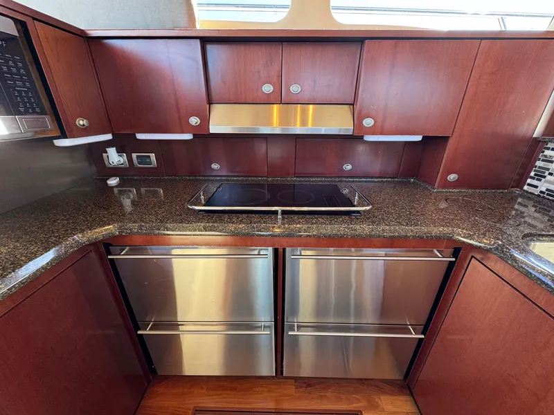 Slide: The Image of Sea ray 500 Sedan Bridge 2005 - 32