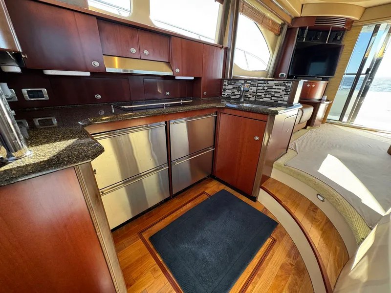 Slide: The Image of Sea ray 500 Sedan Bridge 2005 - 39