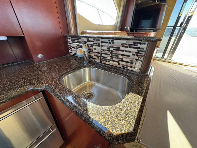 Slide: The Image of Sea ray 500 Sedan Bridge 2005 - 41