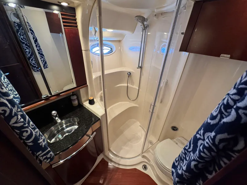 Slide: The Image of Sea ray 500 Sedan Bridge 2005 - 47