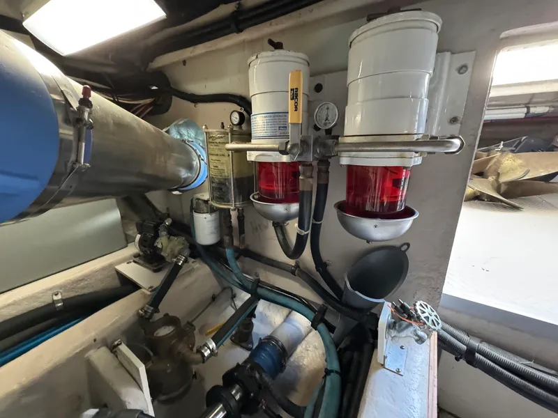 Slide: The Image of Sea ray 500 Sedan Bridge 2005 - 65