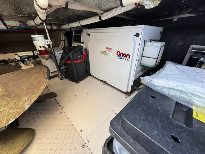 Slide: The Image of Sea ray 500 Sedan Bridge 2005 - 67