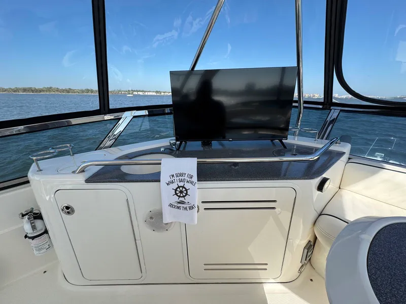 Slide: The Image of Sea ray 500 Sedan Bridge 2005 - 9