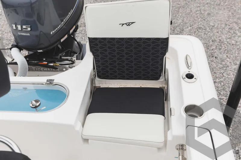 Slide: The Image of 2023 Tidewater 1910 Bay Max boat seat and Yamaha 115 engine. - 44