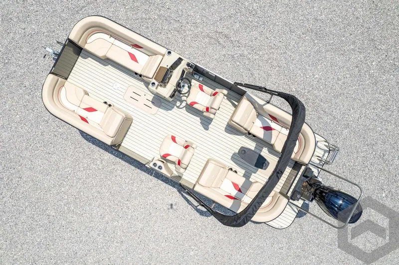 Slide: The Image of SunCatcher Select 322RC 2023 - 50