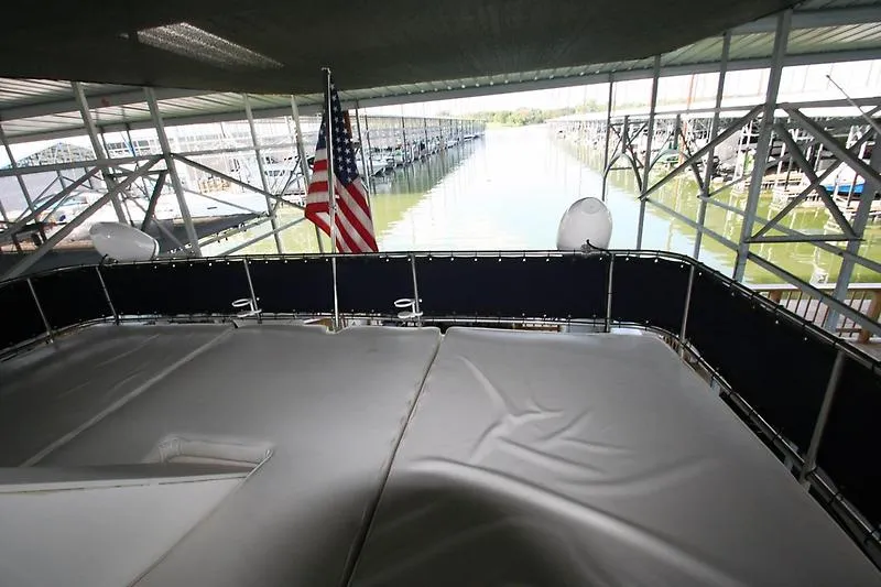 Slide: The Image of Silverton 392 Motor Yacht 1999 - 62