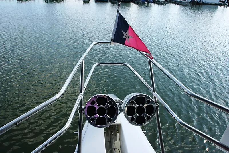 Slide: The Image of Silverton 392 Motor Yacht 1999 - 76