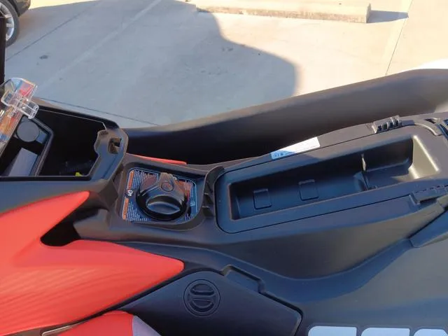 Slide: The Image of Sea-Doo SPARK 1-UP 900 ACE 90 TRIXX 2024 - 10