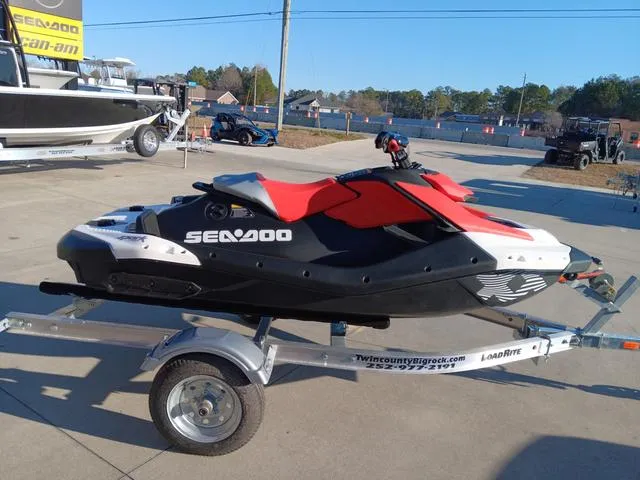 Slide: The Image of Sea-Doo SPARK 1-UP 900 ACE 90 TRIXX 2024 - 5