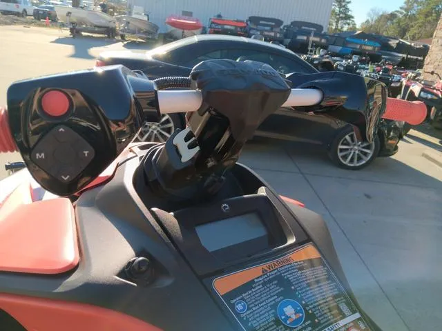 Slide: The Image of Sea-Doo SPARK 1-UP 900 ACE 90 TRIXX 2024 - 9