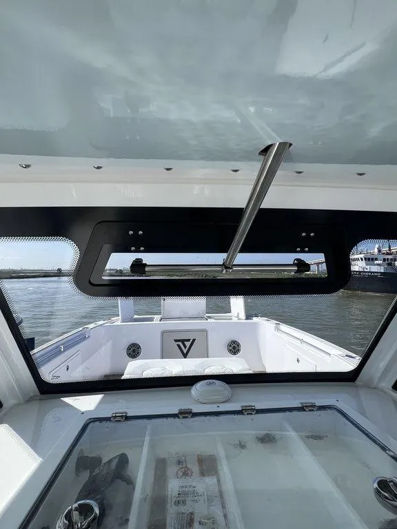 Slide: The Image of 2024 Twin Vee 400 Center Console GFX boat interior view. - 32