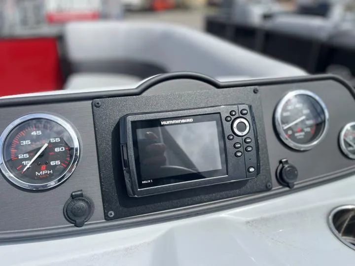 Slide: The Image of Dashboard of 2024 Bentley Pontoons LE 160 CR with Humminbird Helix fish finder. - 18