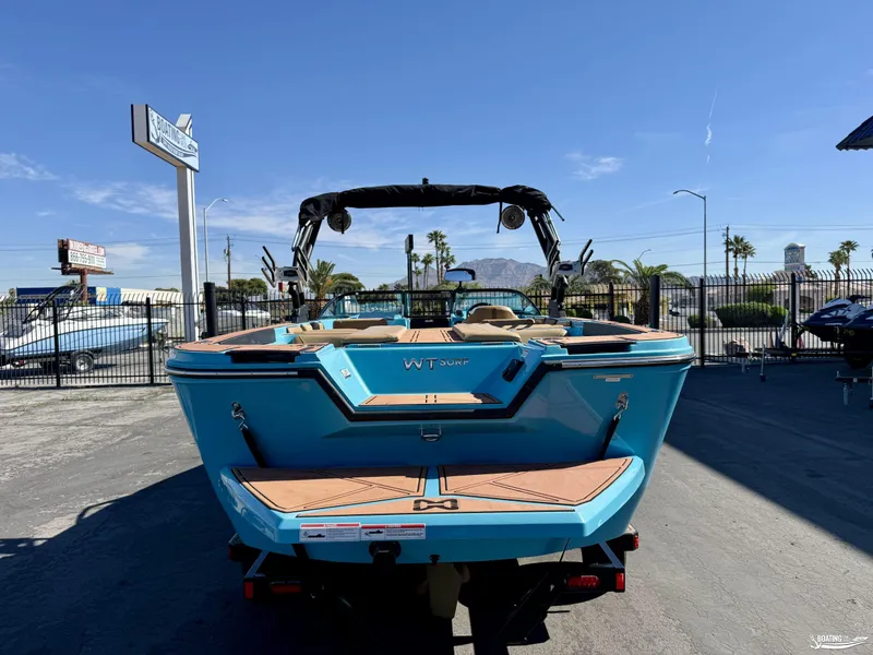 Slide: The Image of Heyday Wake Boats WT Surf 2023 - 6