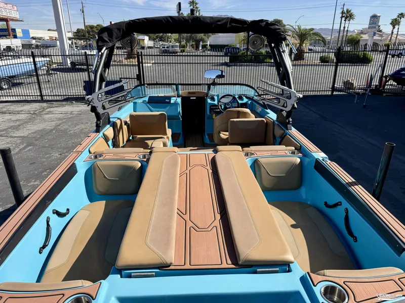 Slide: The Image of Heyday Wake Boats WT Surf 2023 - 7